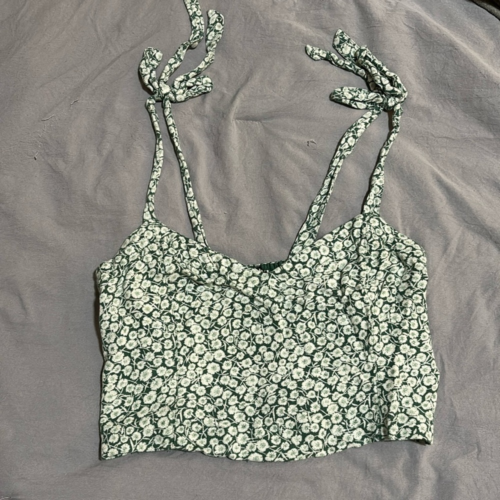 Abercrombie Green Floral Crop